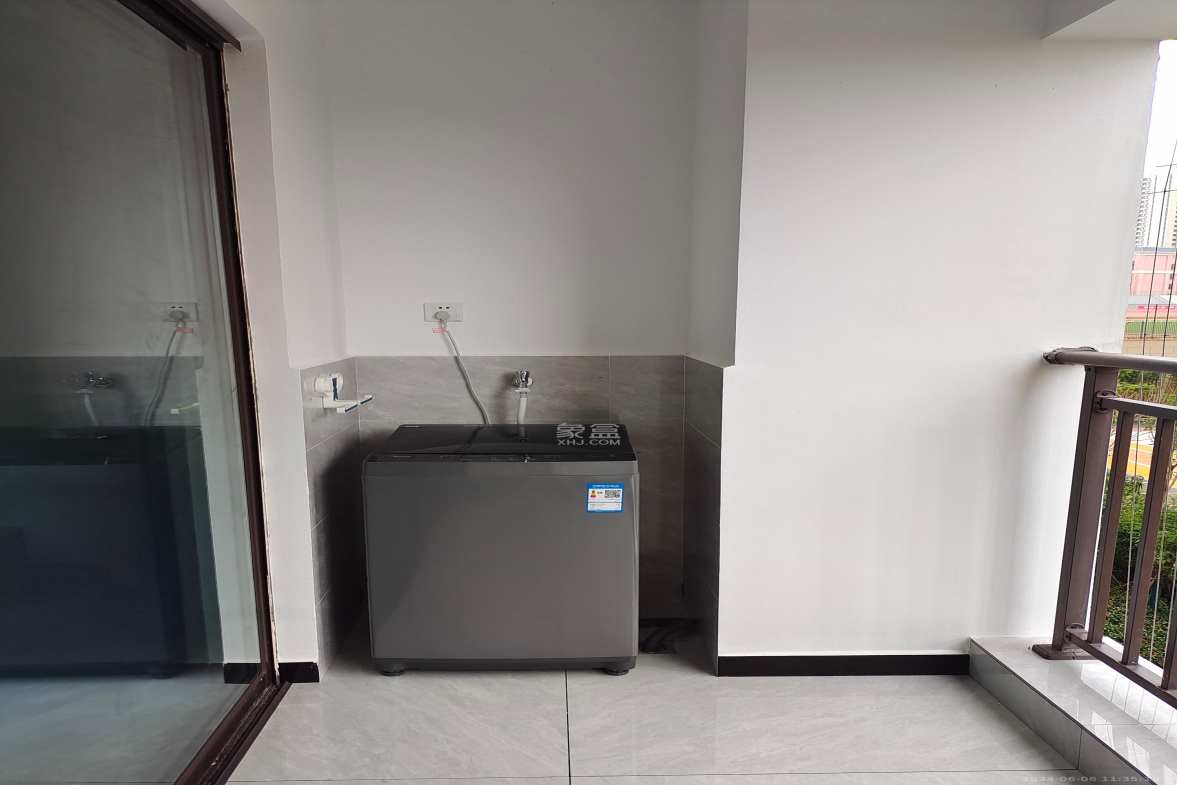 恒基旭辉湖山赋  3室2厅1卫   2200.00元/月室内图
