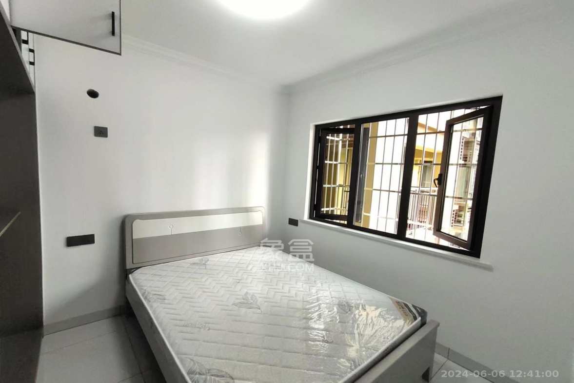 和润园三期 2室2厅1卫 2500.0元/月 和润园三期 2室2厅1卫 2500.0元/月室内图