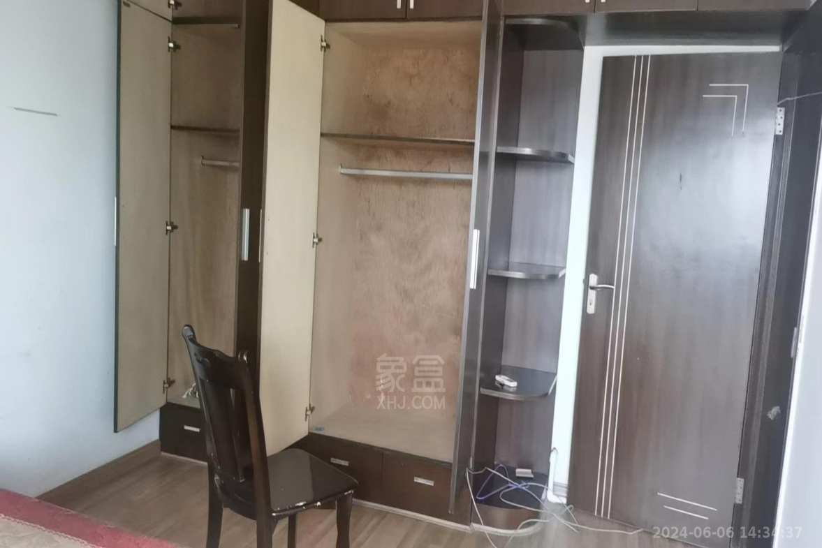 耀华大厦 3室2厅1卫 1800.0元/月 耀华大厦 3室2厅1卫 1800.0元/月室内图