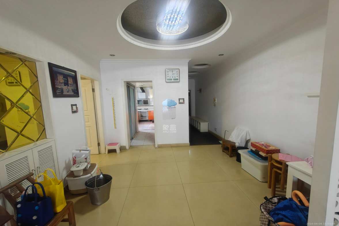 翡翠林居  3室2厅2卫    2000.0元/月室内图