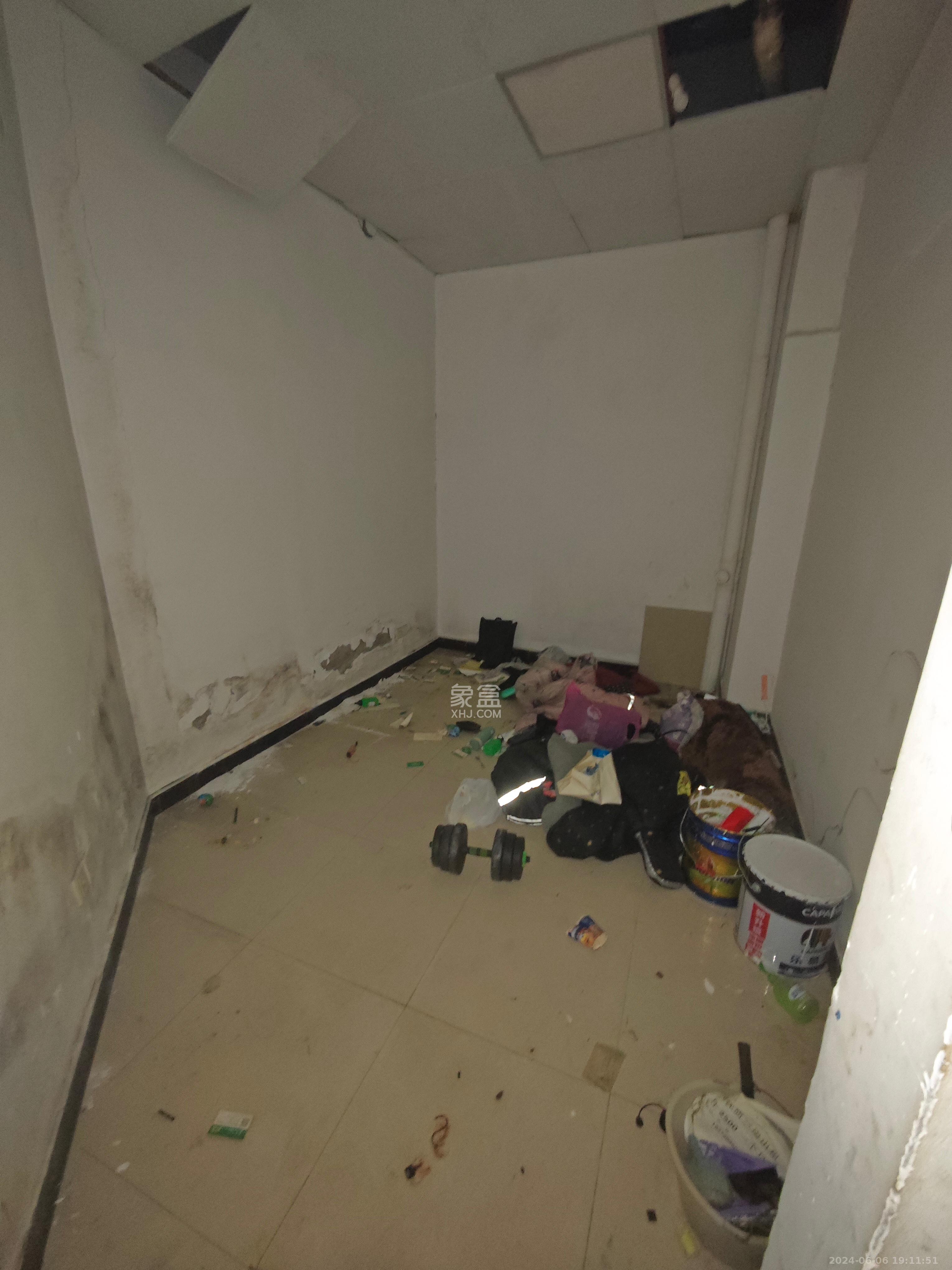 恒大雅苑靠高架   80.0㎡      9000.0元/月室内图