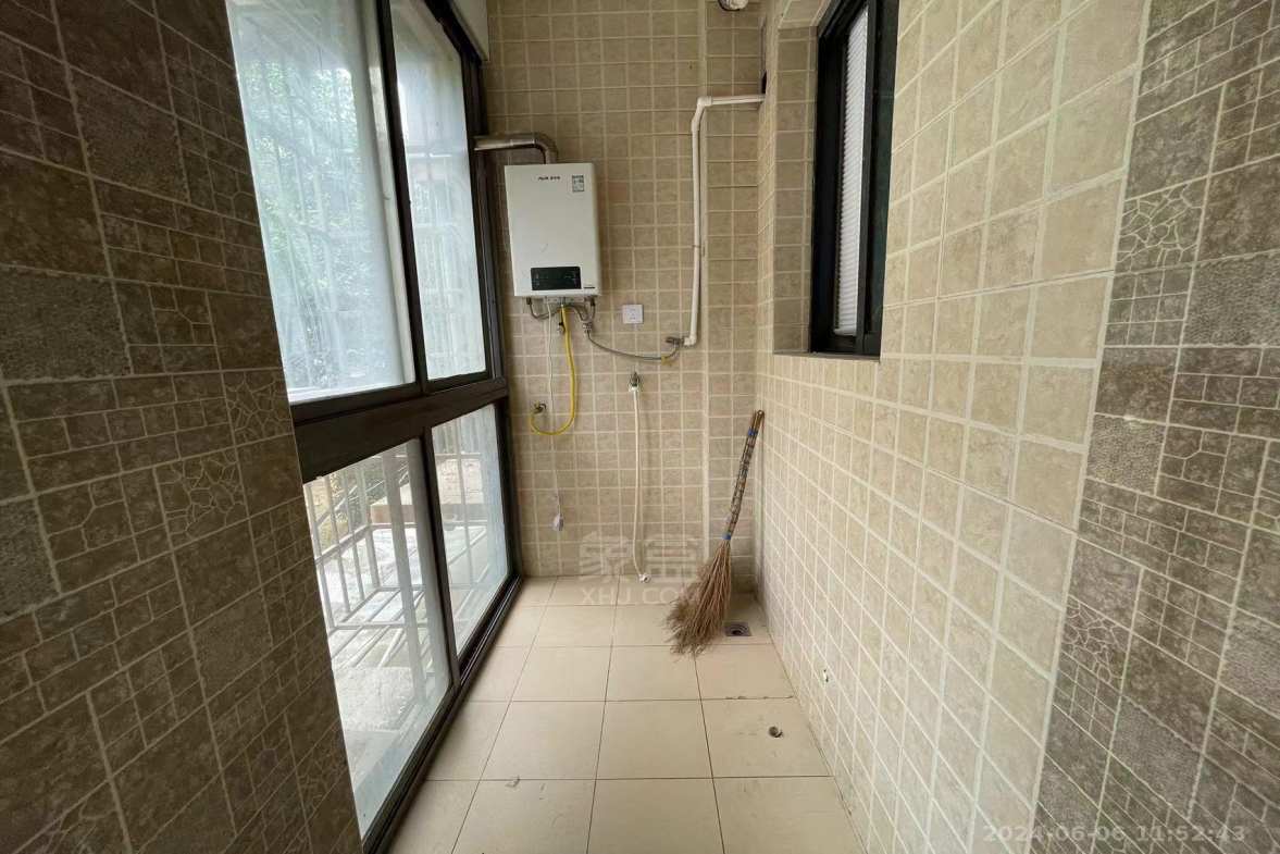 湘湾A区  3室2厅2卫   1300.00元/月室内图