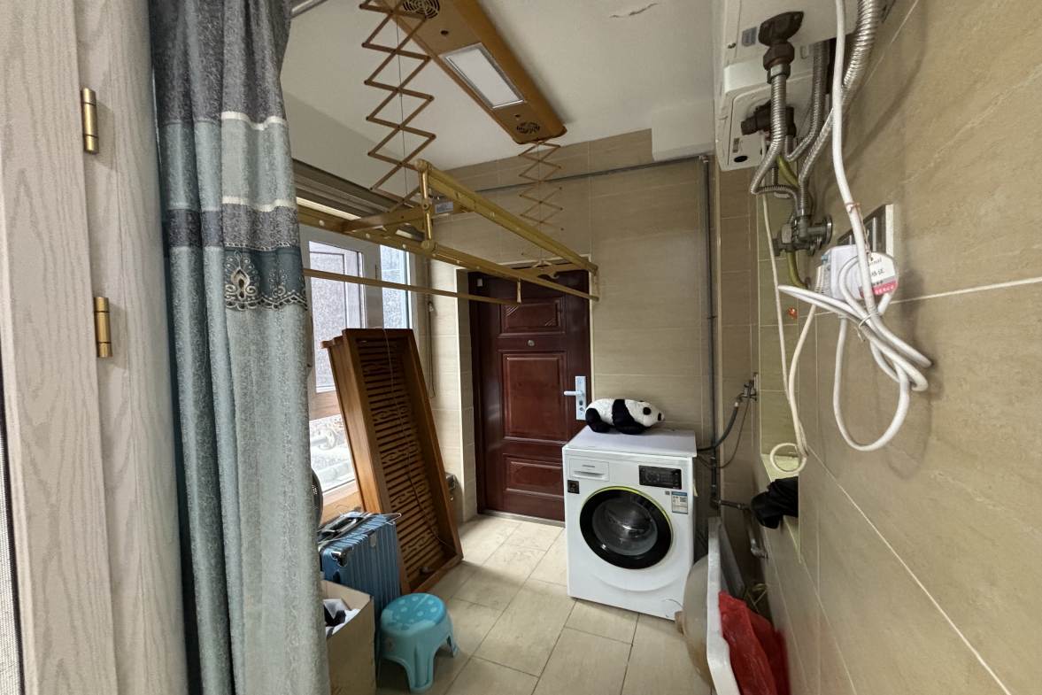 雅士林欣城  3室2厅2卫   2500.00元/月室内图