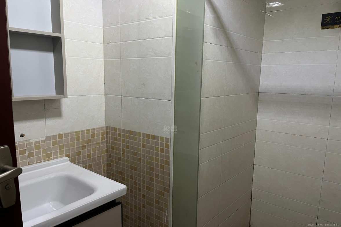 汉华国际 1室1厅1卫 1300.0元/月 汉华国际 1室1厅1卫 1300.0元/月室内图