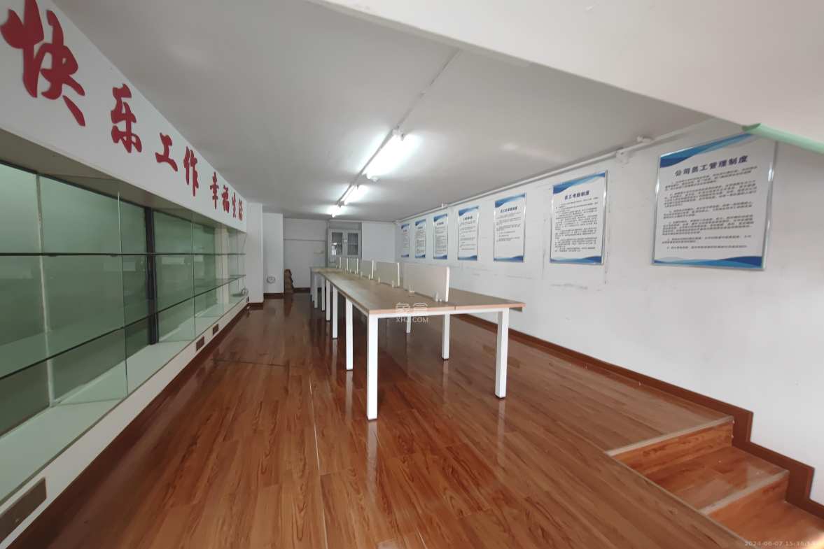 华润置地广场二期  1室1厅1卫    6800.0元/月 华润置地广场二期  1室1厅1卫    6800.0元/月室内图