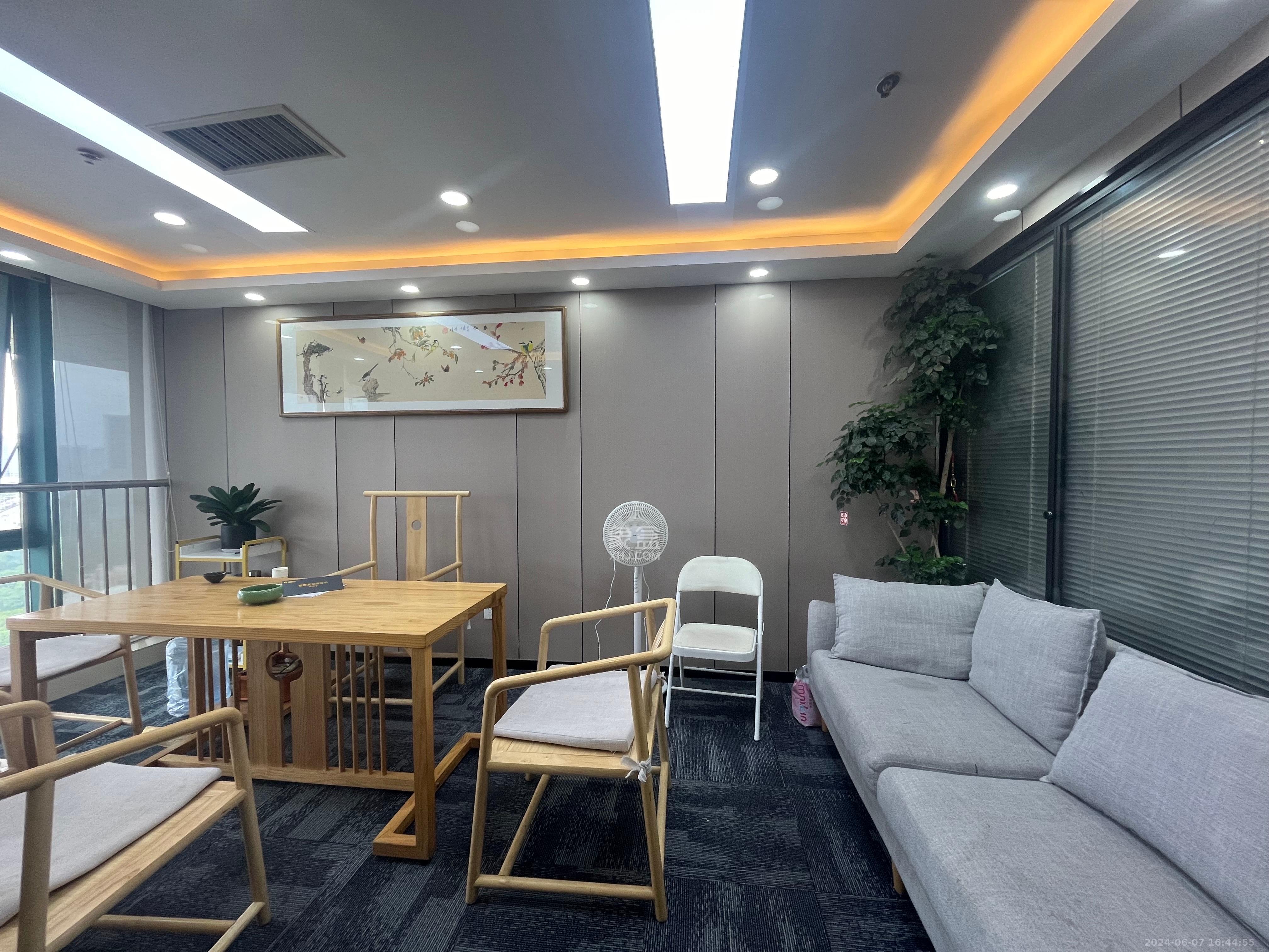 星城荣域   360.0㎡      15000.0元/月