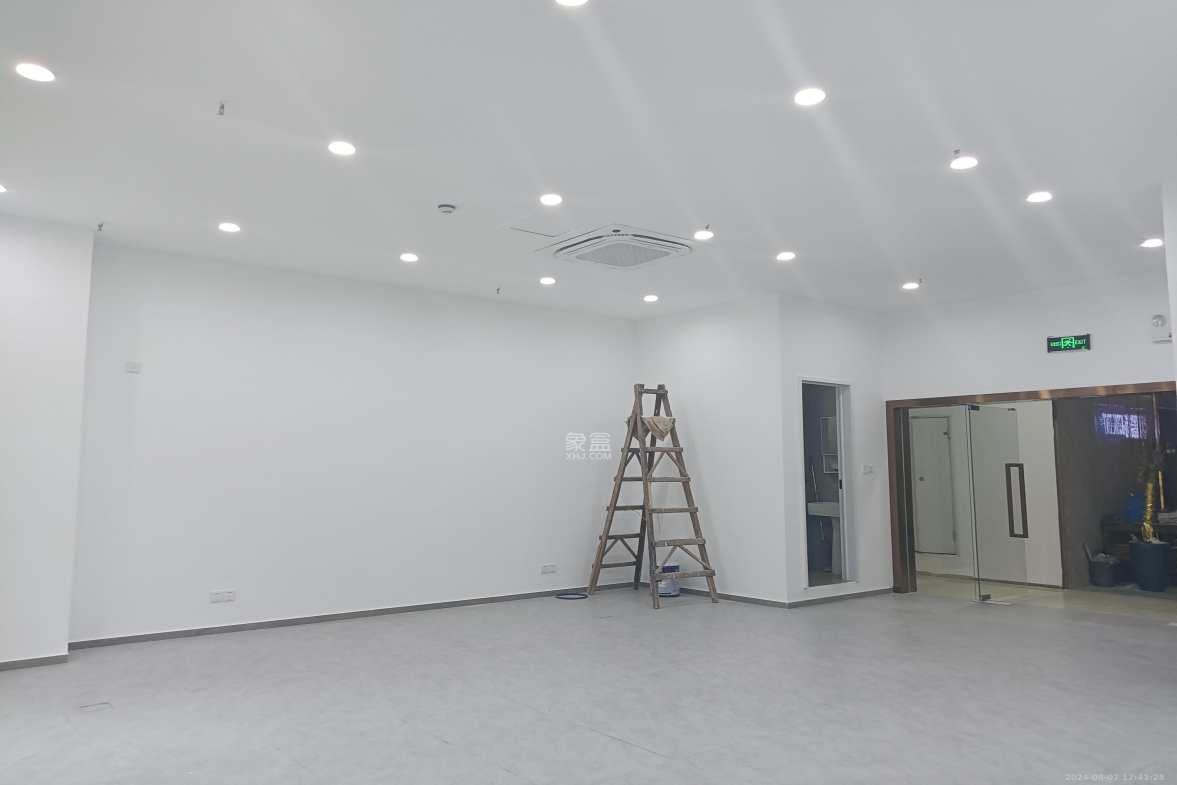 华润置地广场二期 1室1厅1卫 5500.0元/月 华润置地广场二期 1室1厅1卫 5500.0元/月室内图