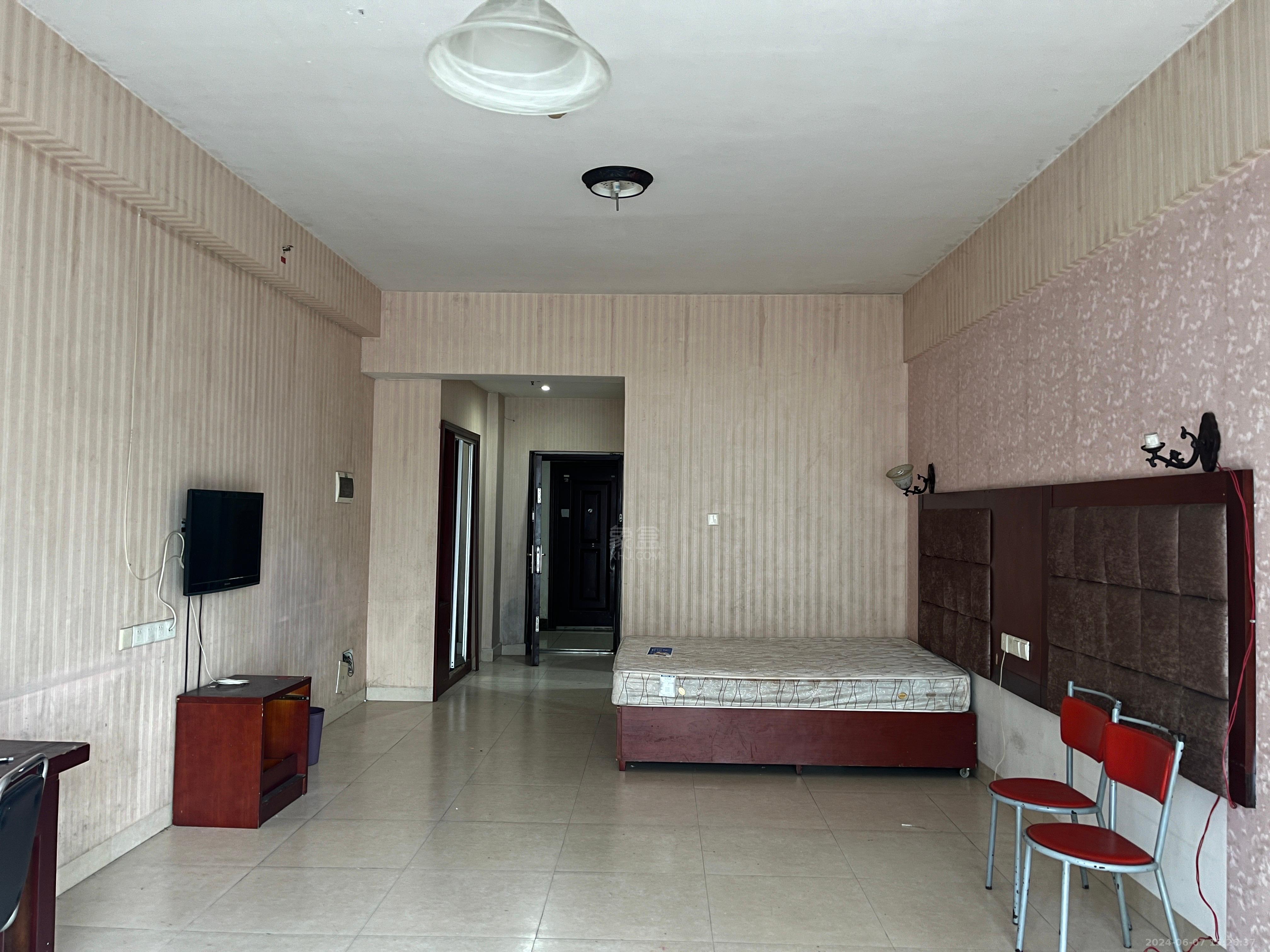 金轮时代广场  1室1厅1卫    1000.0元/月