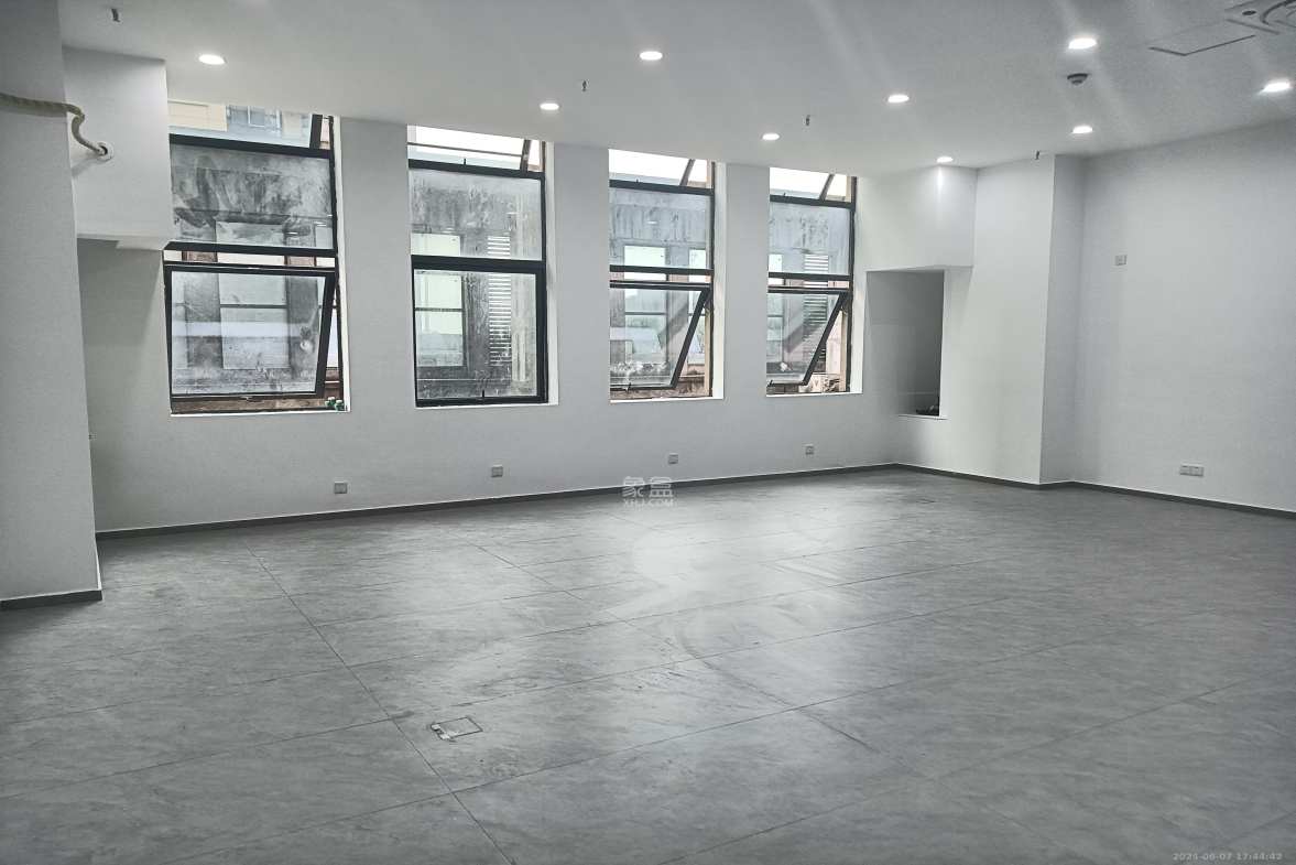 华润置地广场二期  1室1厅1卫    5500.0元/月室内图