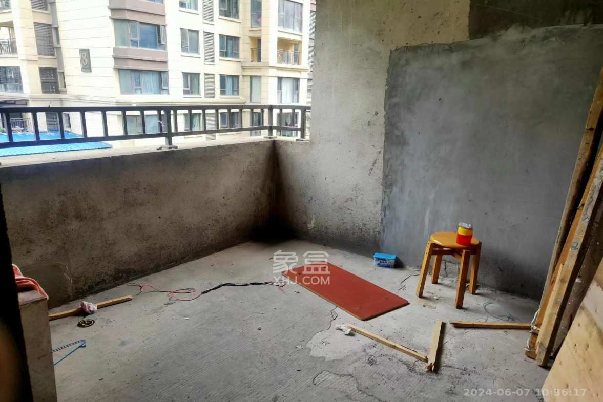 梅溪正荣府  4室2厅2卫   2200.00元/月室内图
