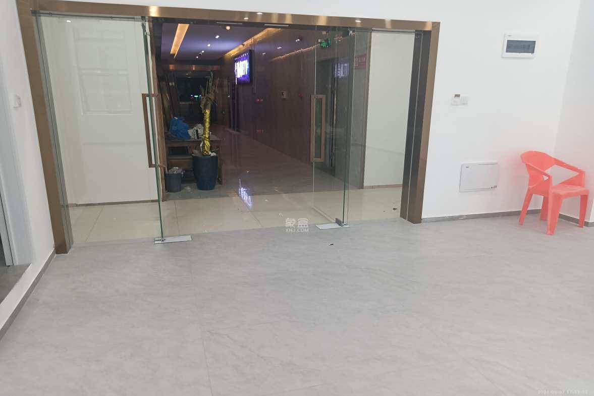 华润置地广场二期 1室1厅1卫 5500.0元/月 华润置地广场二期 1室1厅1卫 5500.0元/月室内图