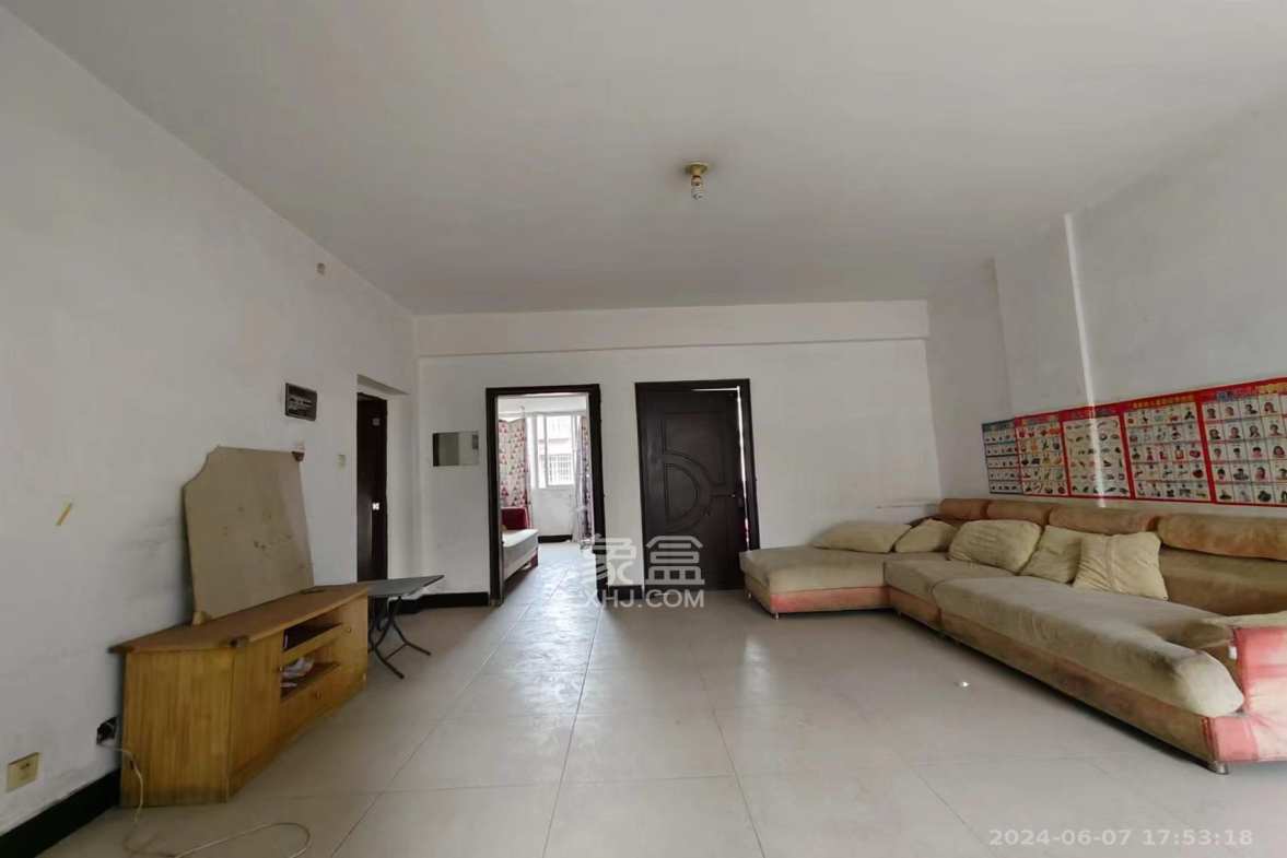 新桥沁园（银港农贸市场）  2室2厅1卫    1200.0元/月室内图1