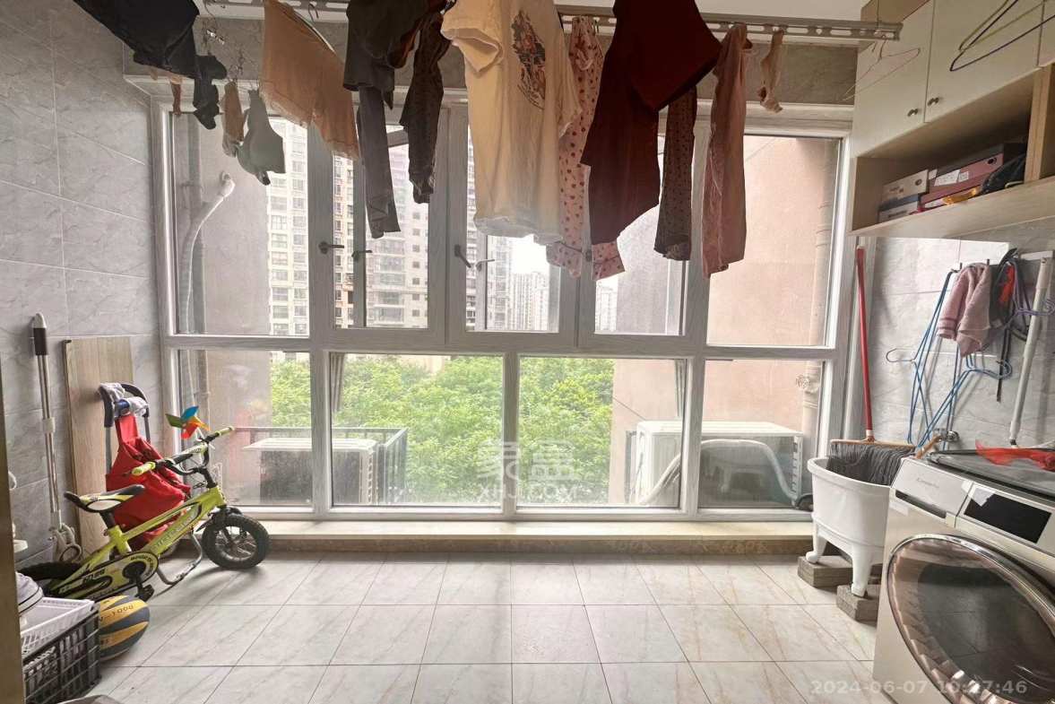 江山帝景哈佛  4室2厅2卫   3000.00元/月室内图