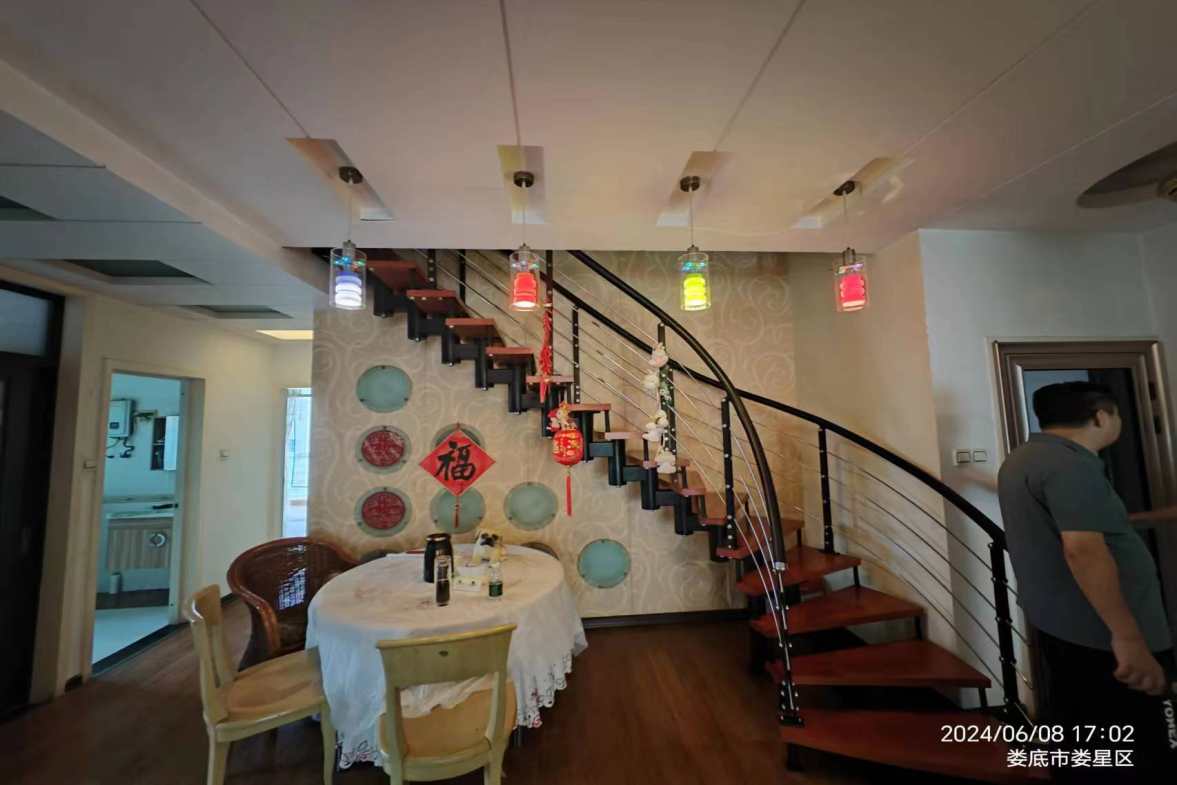 怡景名园 6室2厅2卫 129.90万 怡景名园 6室2厅2卫 129.90万客厅