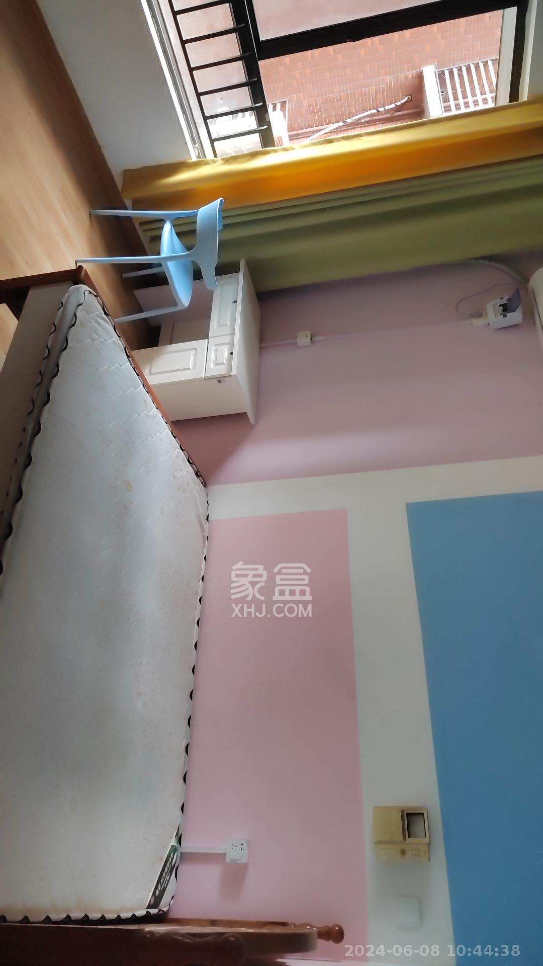 华润凤凰城二期  4室2厅0卫    900.0元/月室内图