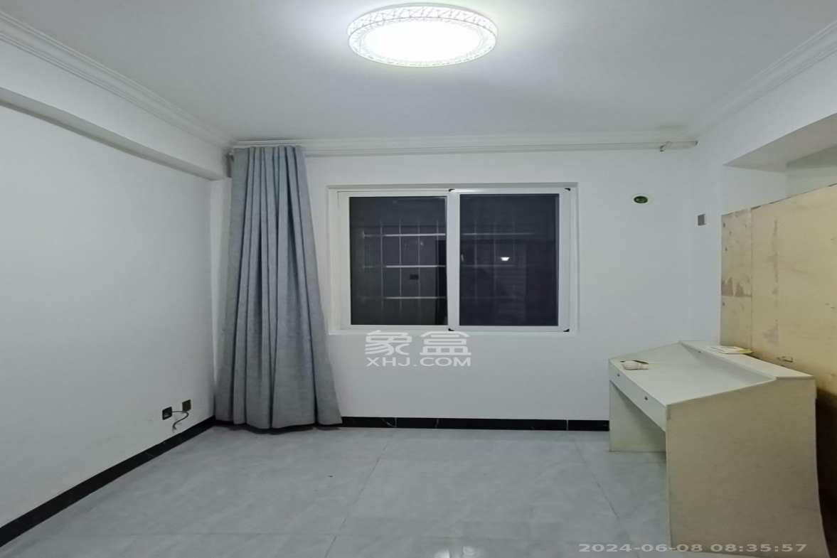 星城新宇桃花苑 3室2厅2卫 2700.0元/月 星城新宇桃花苑 3室2厅2卫 2700.0元/月室内图