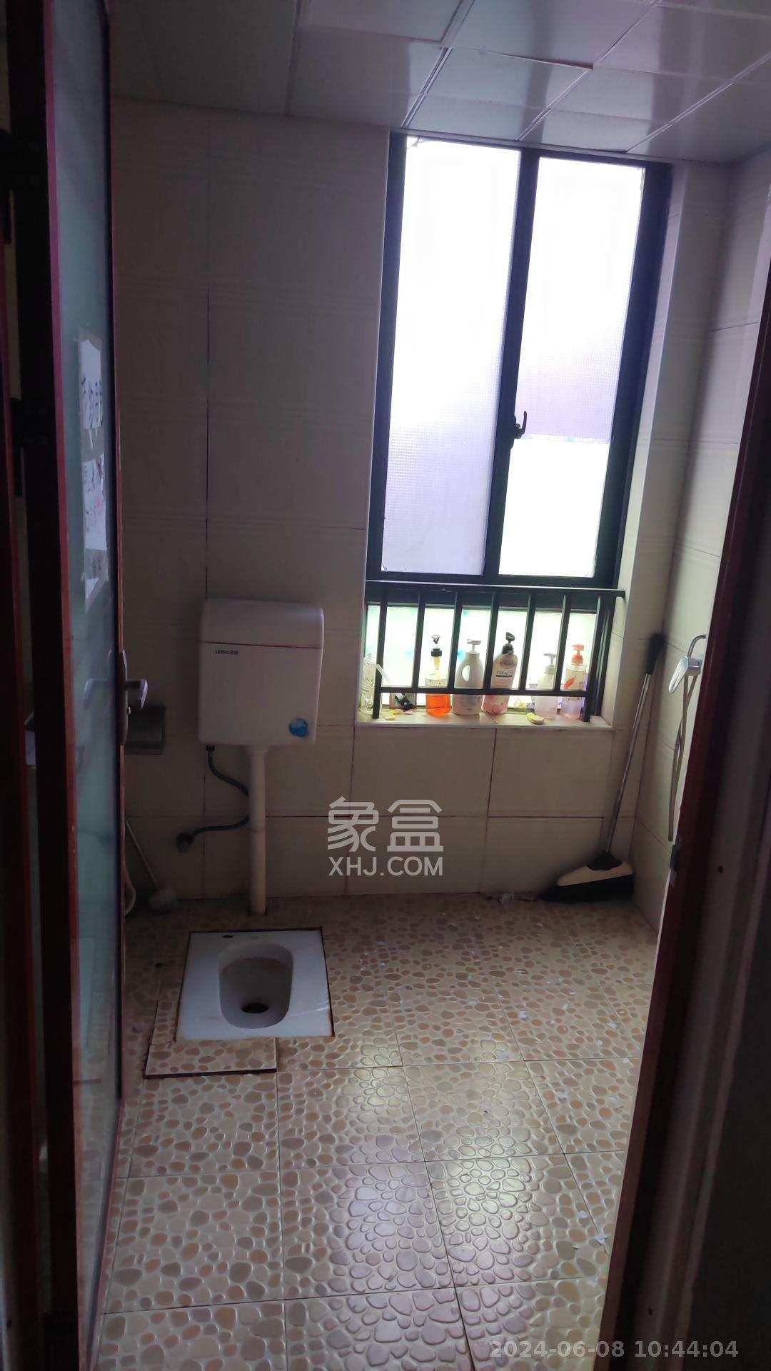 华润凤凰城二期  4室2厅0卫    900.0元/月室内图