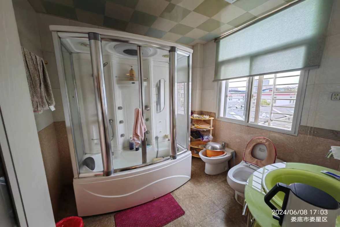 怡景名园 6室2厅2卫 129.90万 怡景名园 6室2厅2卫 129.90万客厅