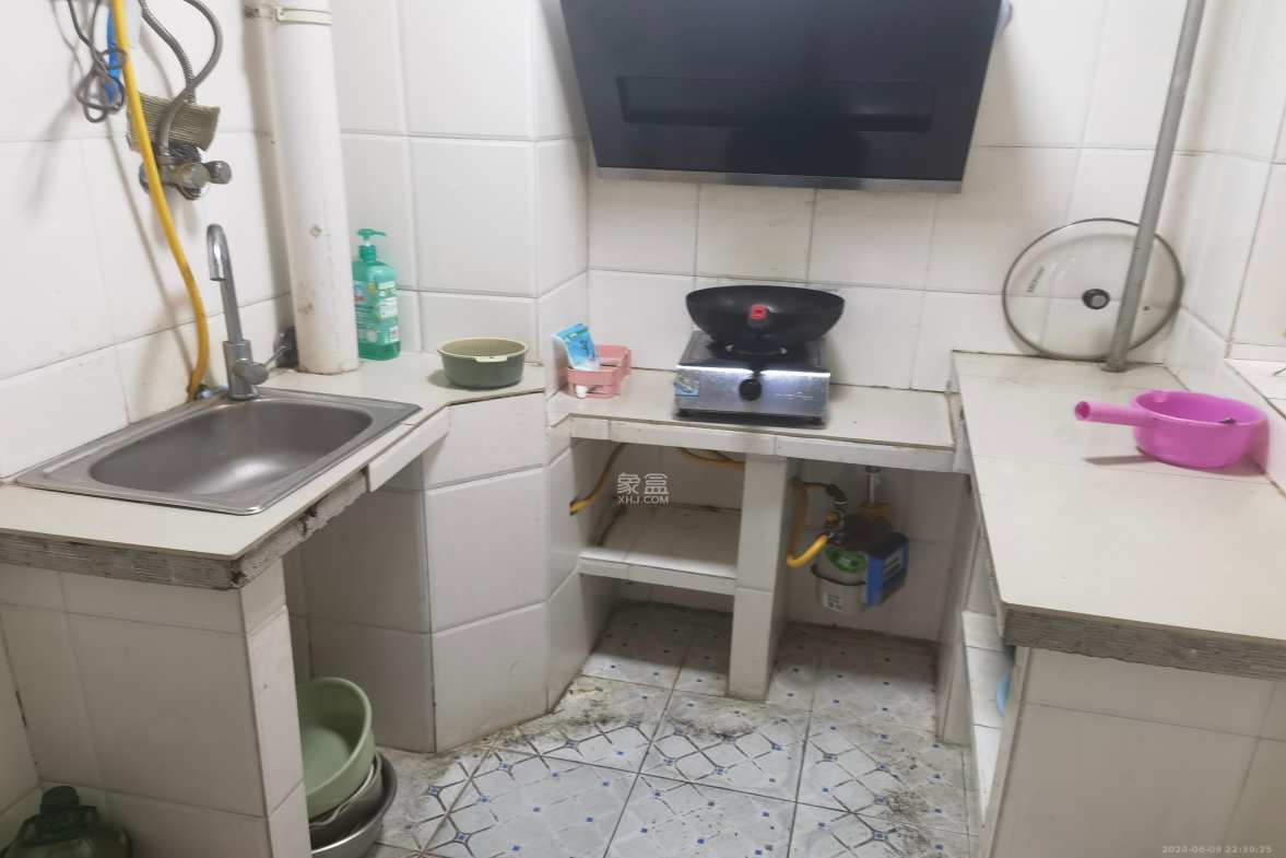 同鑫家园  1室1厅1卫    1400.0元/月 同鑫家园  1室1厅1卫    1400.0元/月室内图1