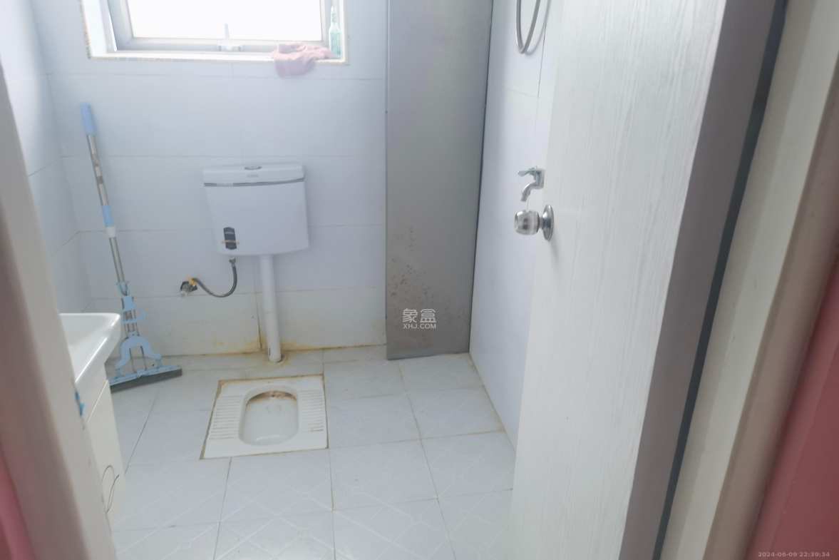 同鑫家园  1室1厅1卫    1400.0元/月 同鑫家园  1室1厅1卫    1400.0元/月室内图