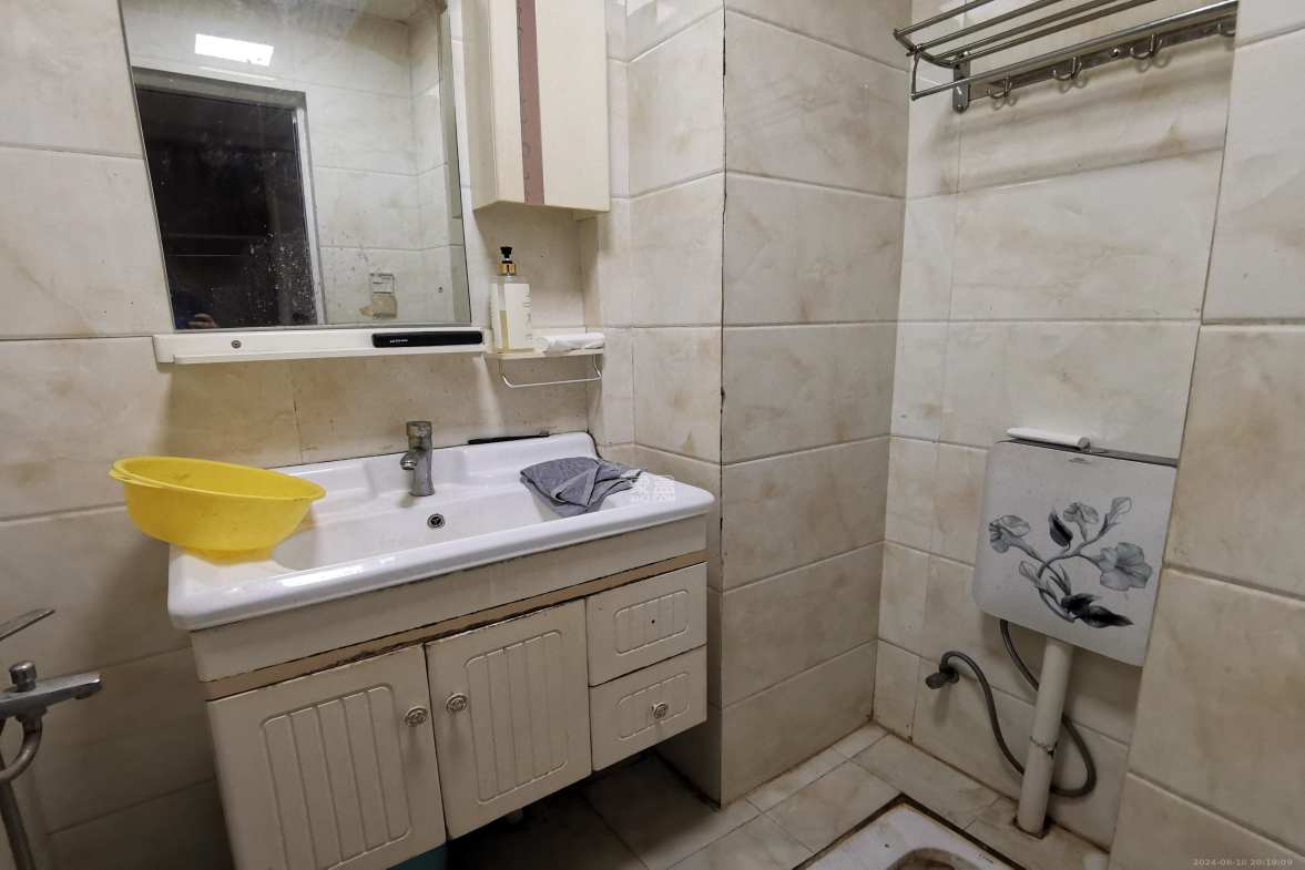 金房奥斯卡 1室1厅1卫 1100.0元/月 金房奥斯卡 1室1厅1卫 1100.0元/月室内图