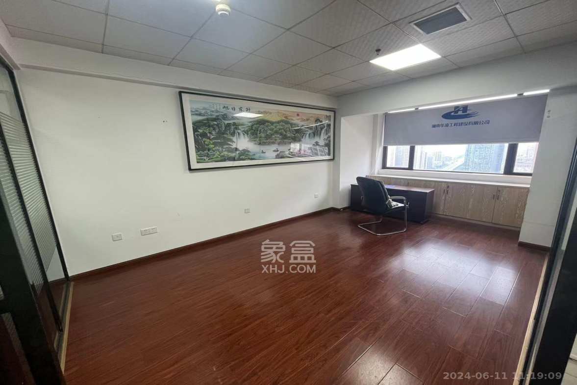 喜盈门范城 5室2厅1卫 13500.0元/月 喜盈门范城 5室2厅1卫 13500.0元/月室内图