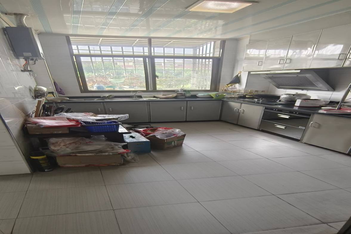 市农机局家属楼  3室2厅2卫    79.0万 市农机局家属楼  3室2厅2卫    79.0万客厅