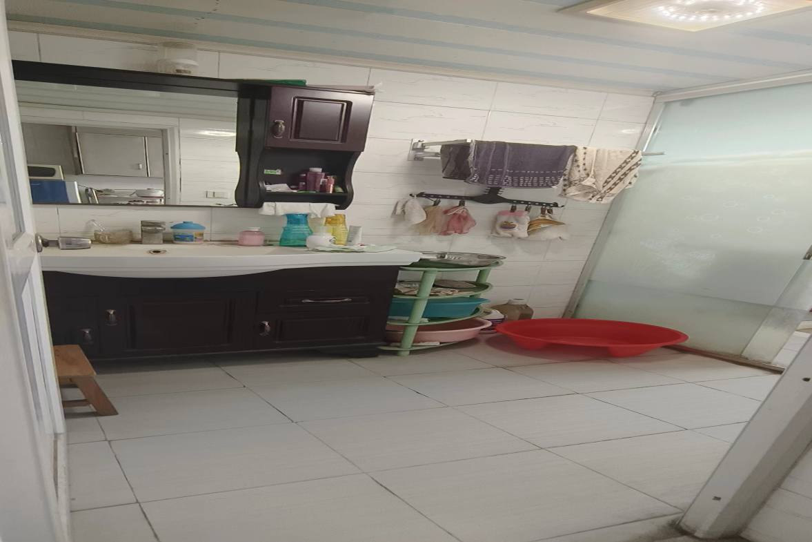 市农机局家属楼  3室2厅2卫    79.0万 市农机局家属楼  3室2厅2卫    79.0万客厅