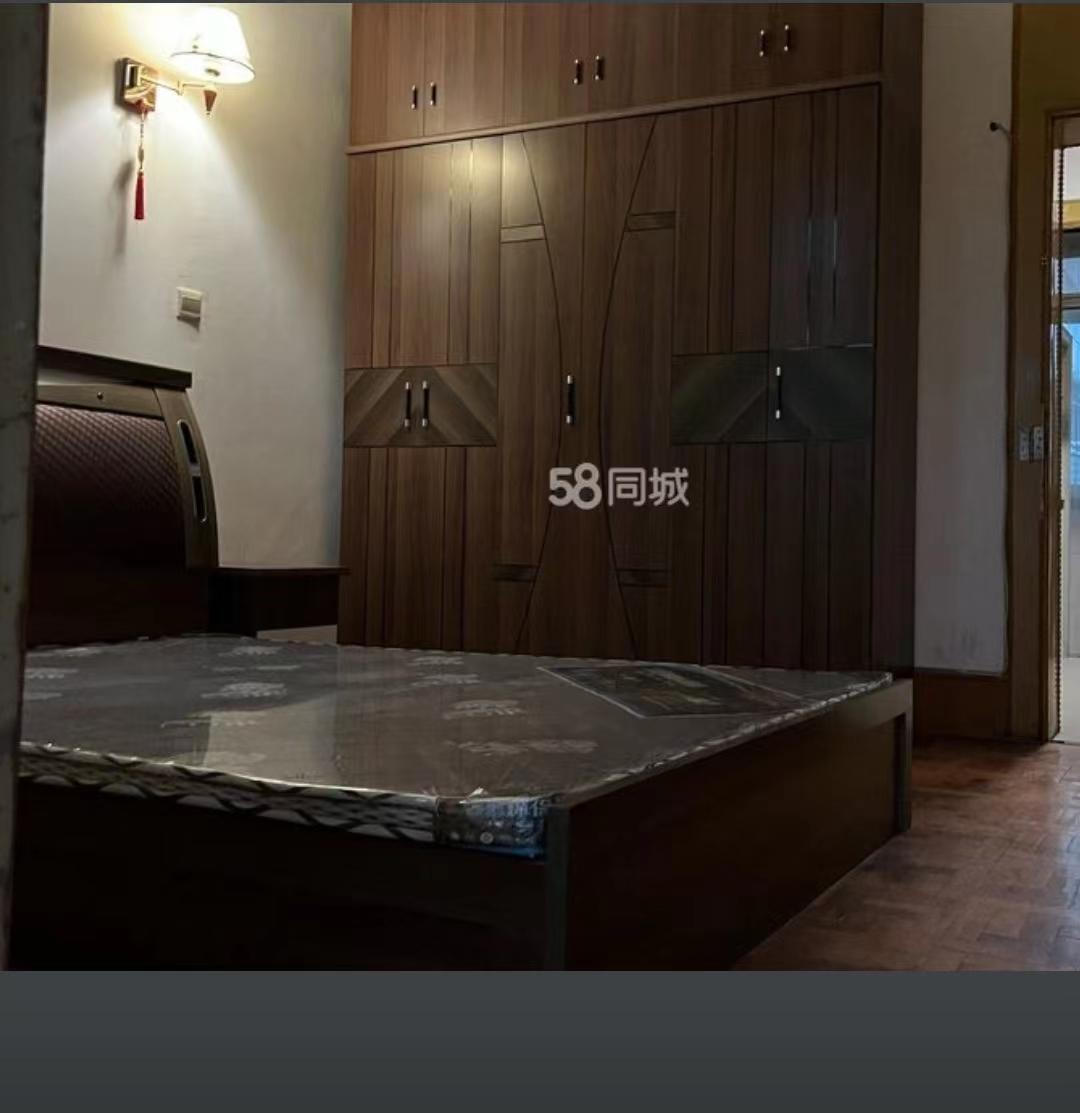 电力局家属楼 2室1厅1卫 31.8万 电力局家属楼 2室1厅1卫 31.8万客厅