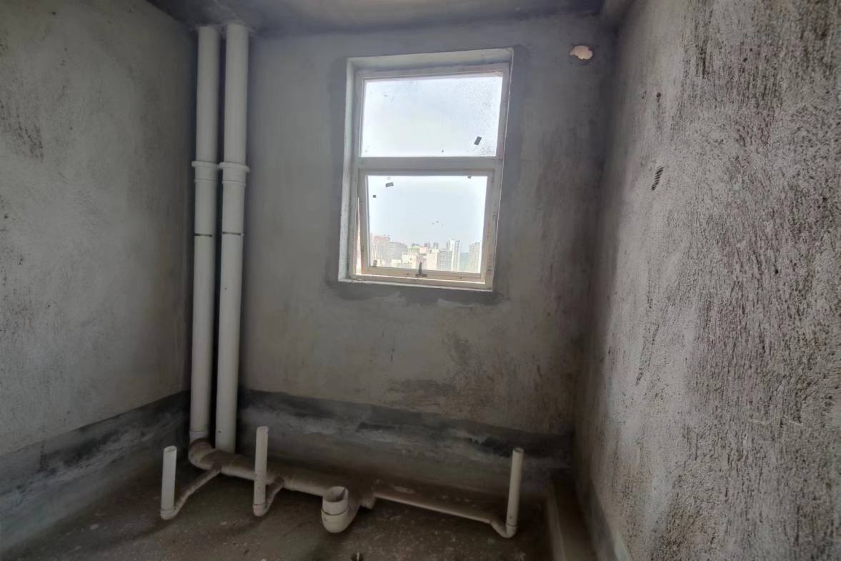 壹号公馆  3室2厅2卫    67.8万客厅