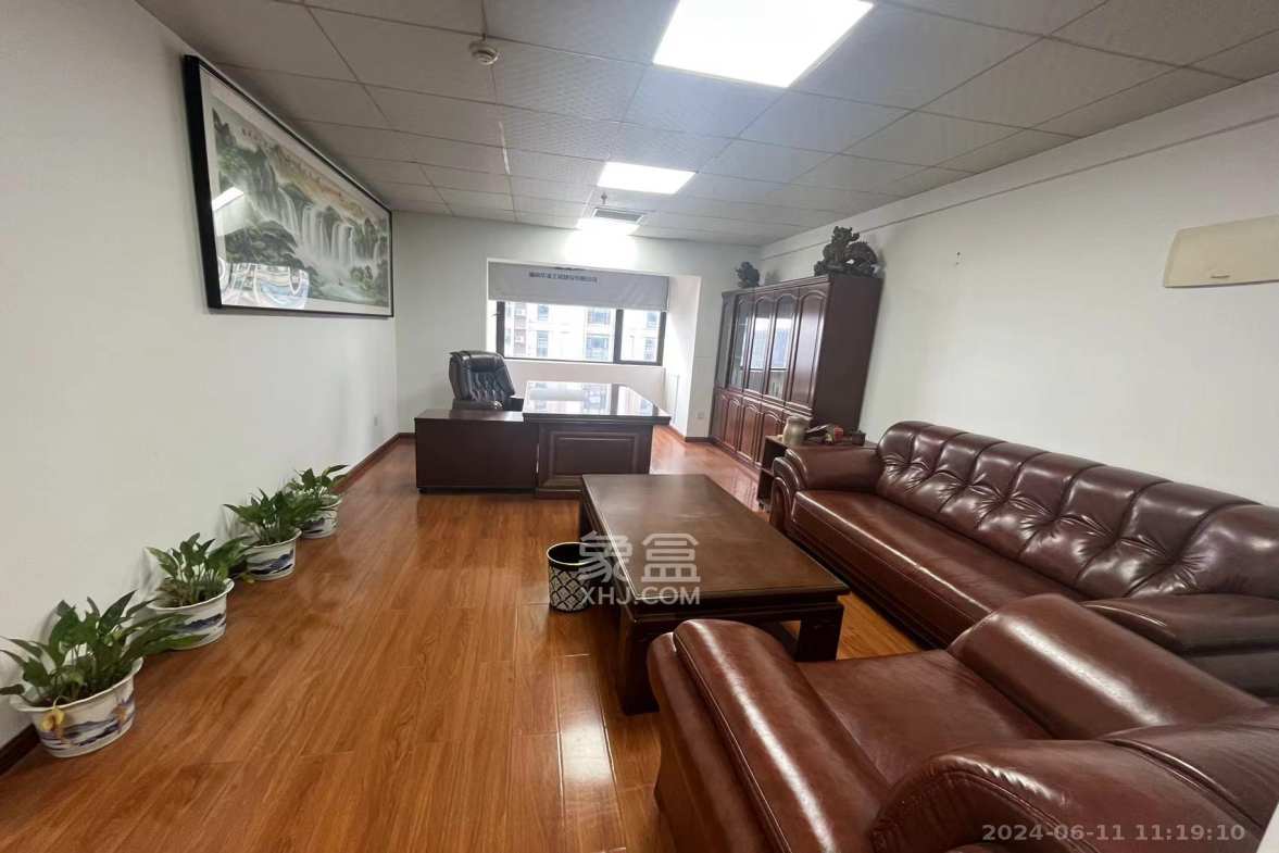 喜盈门范城 5室2厅1卫 13500.0元/月 喜盈门范城 5室2厅1卫 13500.0元/月室内图