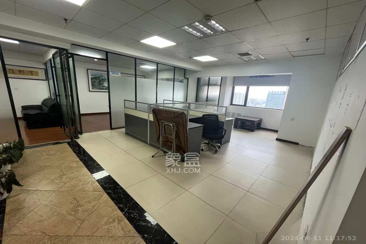 喜盈门范城  5室2厅1卫    13500.0元/月 喜盈门范城  5室2厅1卫    13500.0元/月室内图