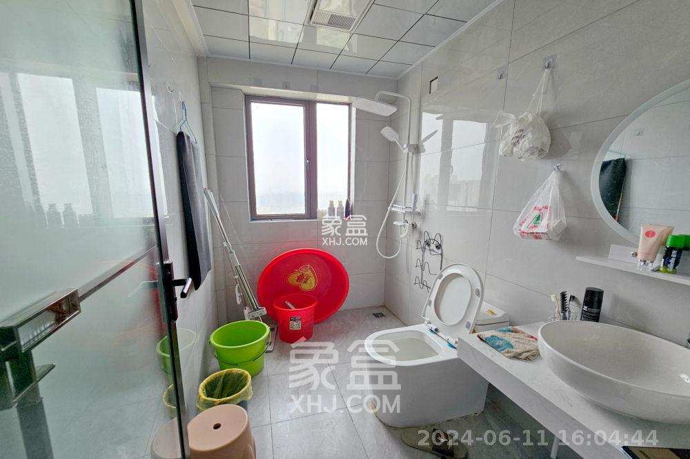 阳光城尚东湾凌云府  4室2厅2卫   3800.00元/月室内图1