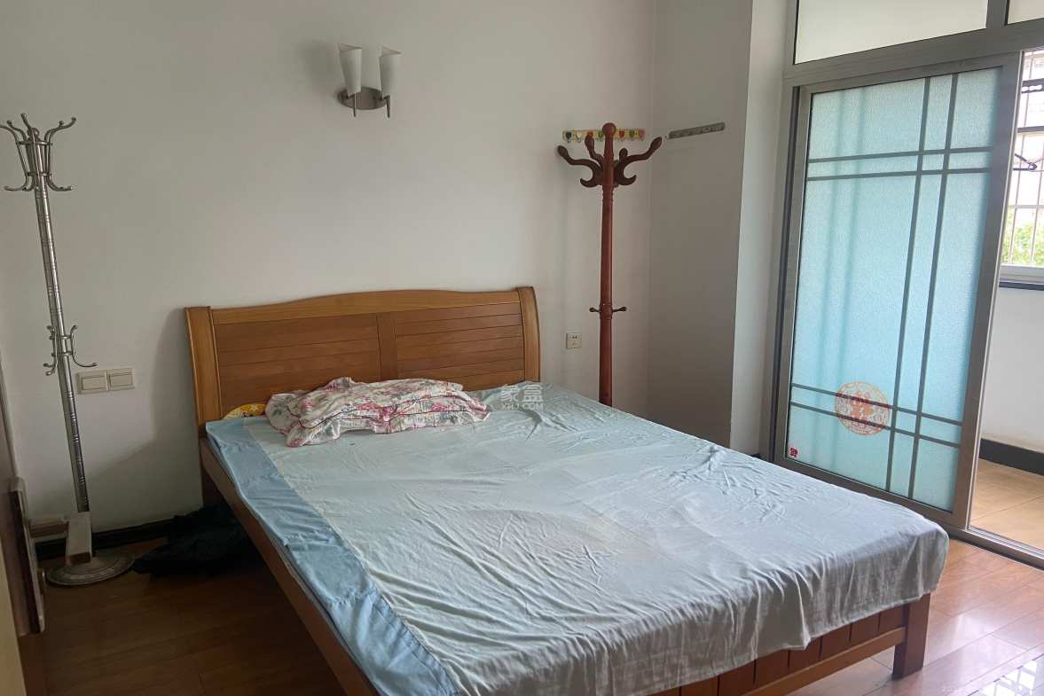 新星小区  3室2厅2卫   2100.00元/月室内图