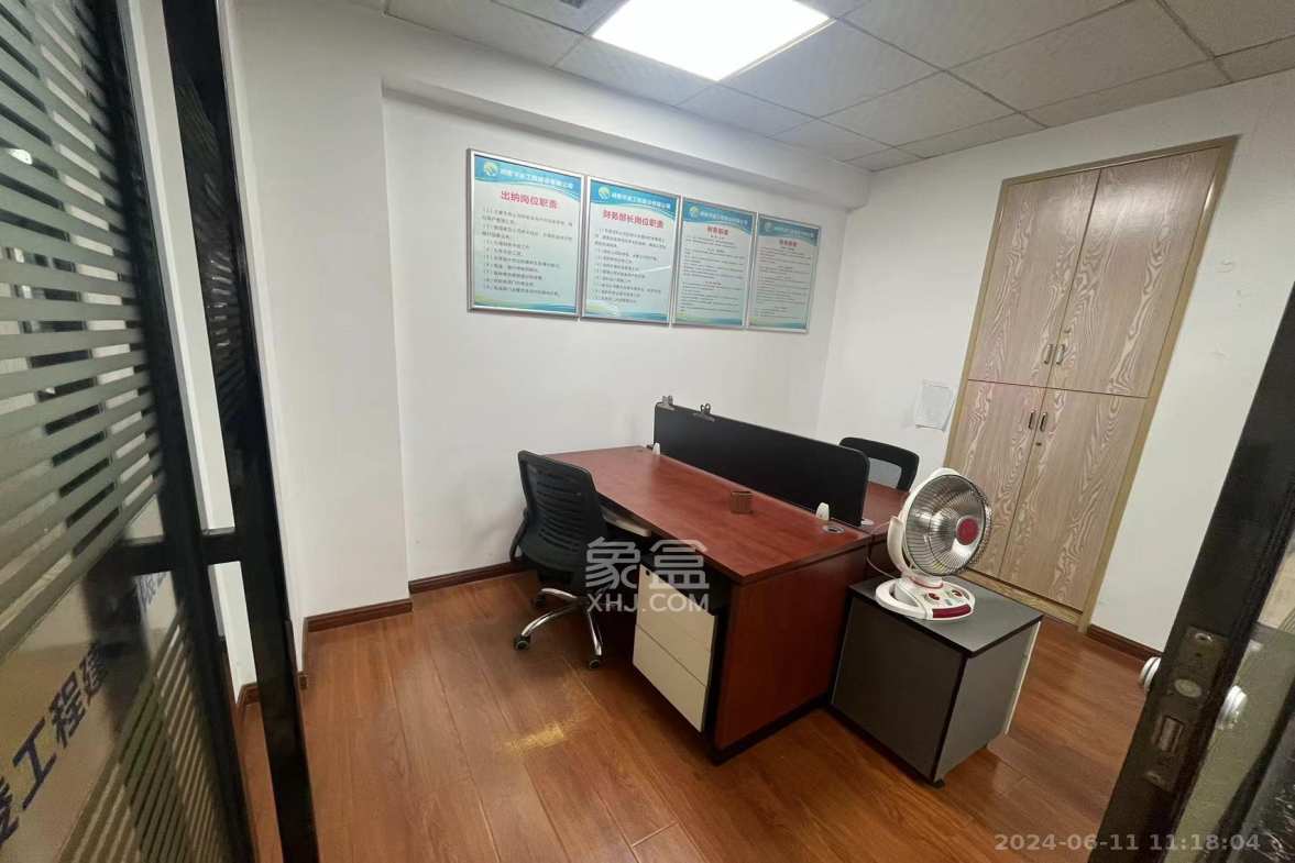 喜盈门范城  5室2厅1卫    13500.0元/月 喜盈门范城  5室2厅1卫    13500.0元/月室内图