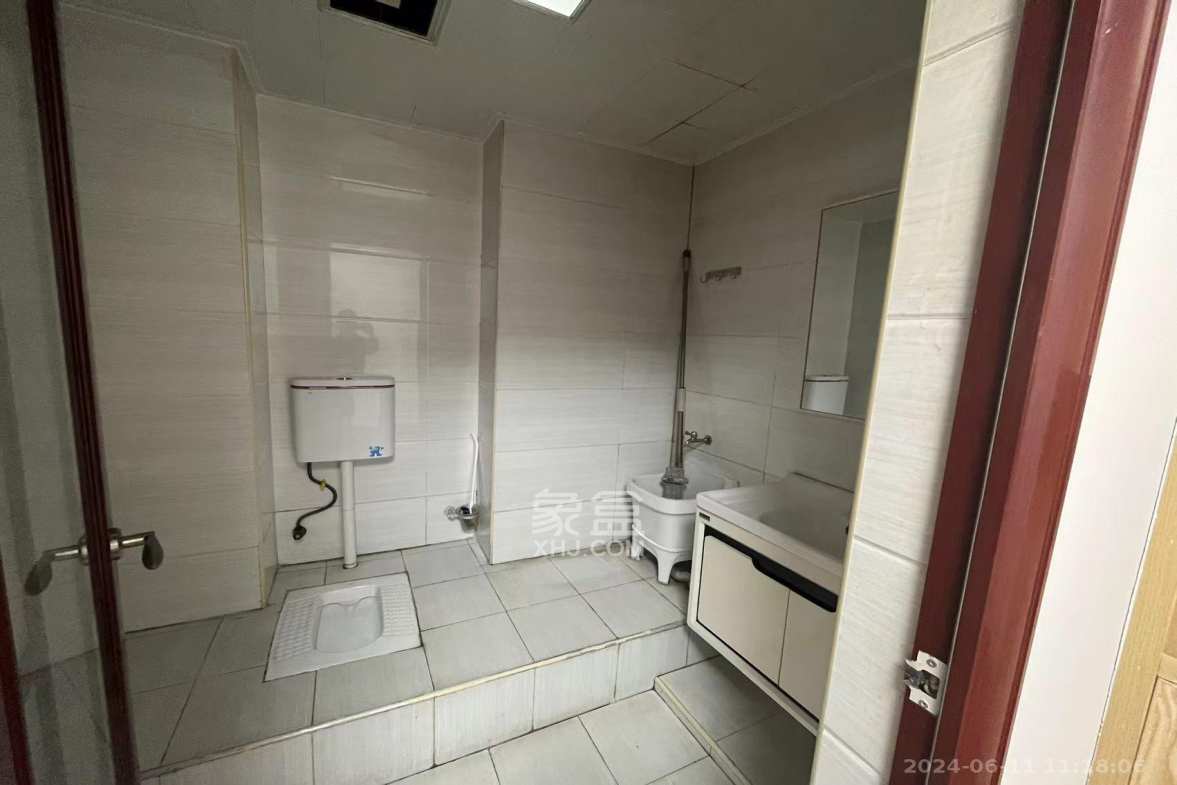 喜盈门范城  5室2厅1卫    13500.0元/月 喜盈门范城  5室2厅1卫    13500.0元/月室内图