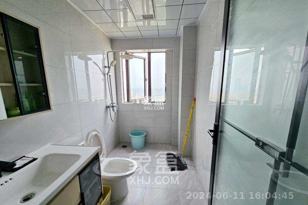 阳光城尚东湾凌云府  4室2厅2卫   3800.00元/月室内图