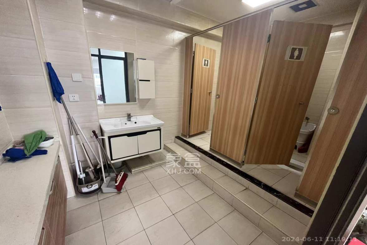 喜盈门范城 5室2厅1卫 13500.0元/月 喜盈门范城 5室2厅1卫 13500.0元/月室内图