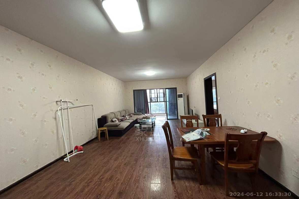 美的城一期  3室2厅2卫    1800.0元/月室内图