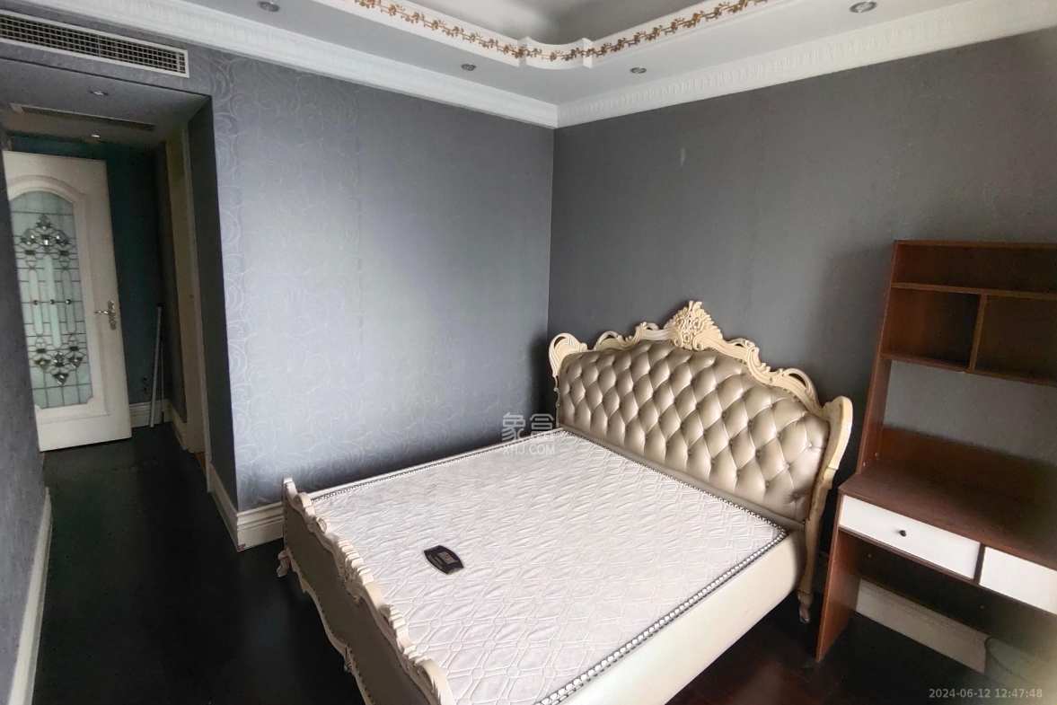 万达公馆 4室2厅4卫 9500.0元/月 万达公馆 4室2厅4卫 9500.0元/月室内图