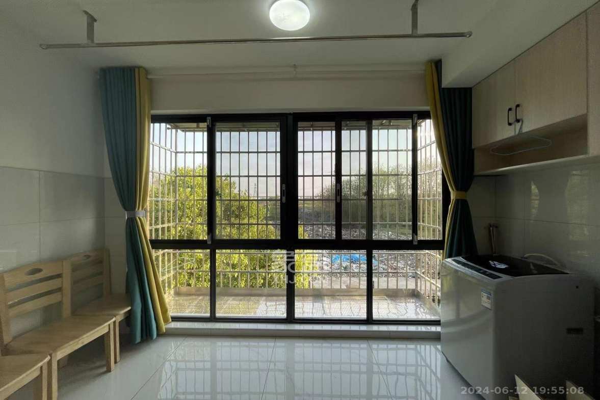 保利东郡 1室1厅1卫 1800.0元/月 保利东郡 1室1厅1卫 1800.0元/月室内图