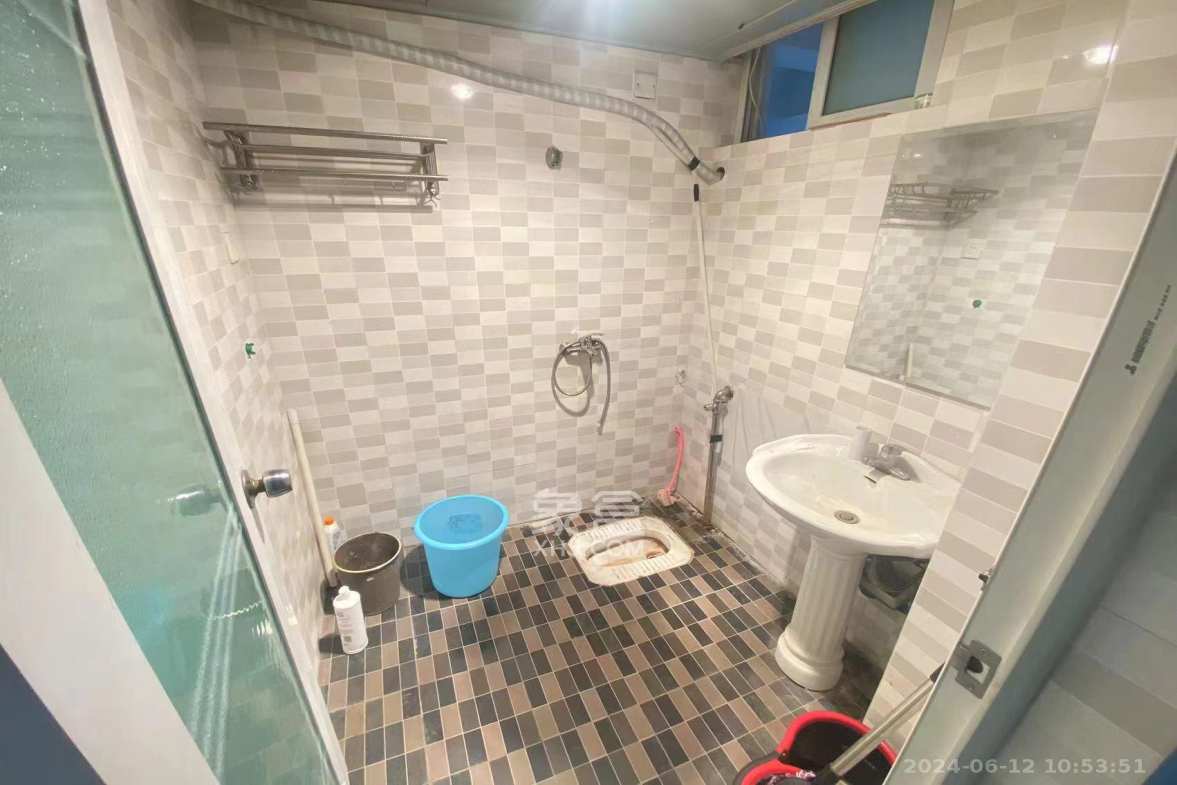 巧克力空间(建鸿达现代大厦) 1室1厅1卫 1400.0元/月 巧克力空间(建鸿达现代大厦) 1室1厅1卫 1400.0元/月室内图