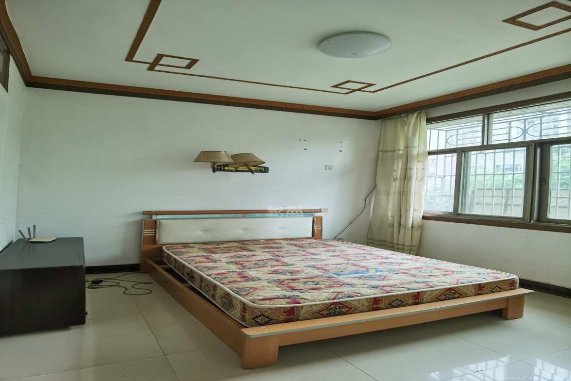 莲湖新村  3室2厅2卫   800.00元/月室内图
