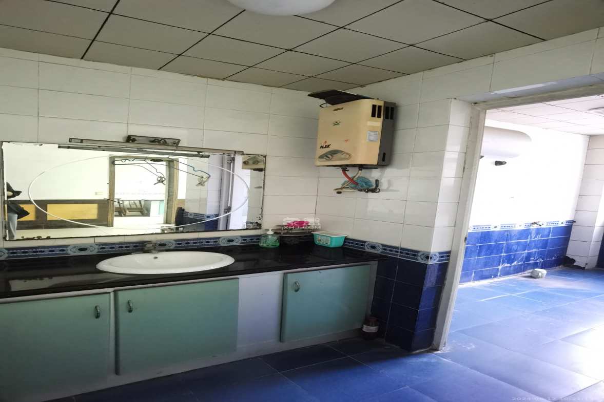 莲湖新村  3室2厅2卫   800.00元/月室内图