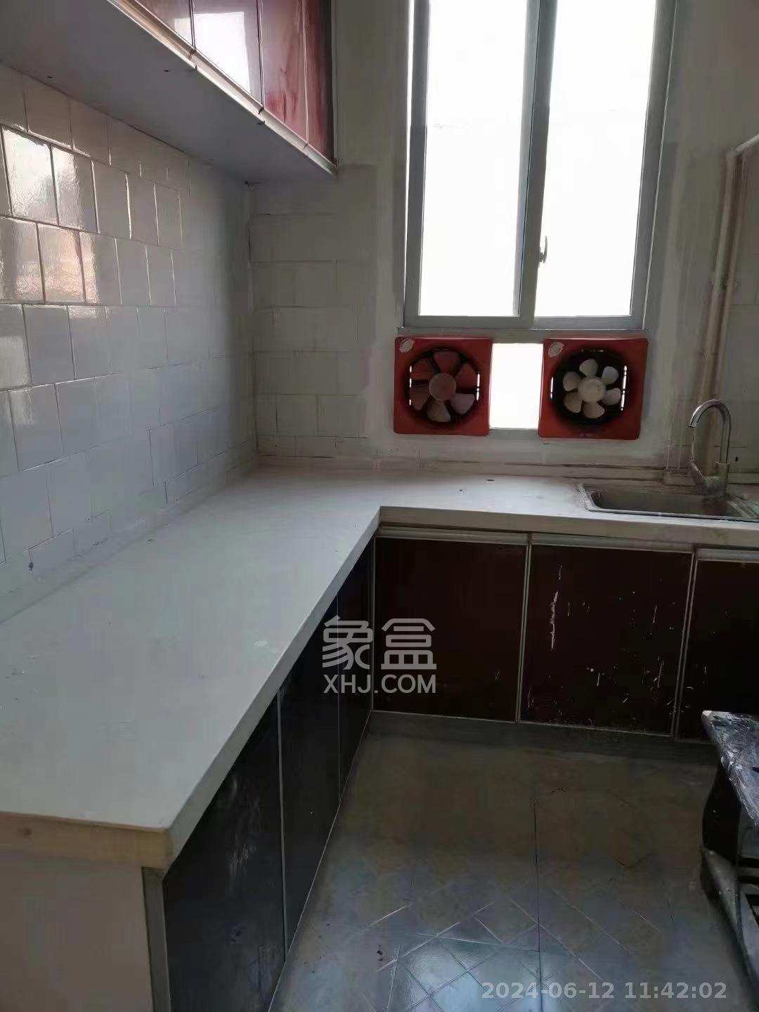 南湖公寓（万顺公寓）  3室2厅2卫   2200.00元/月室内图