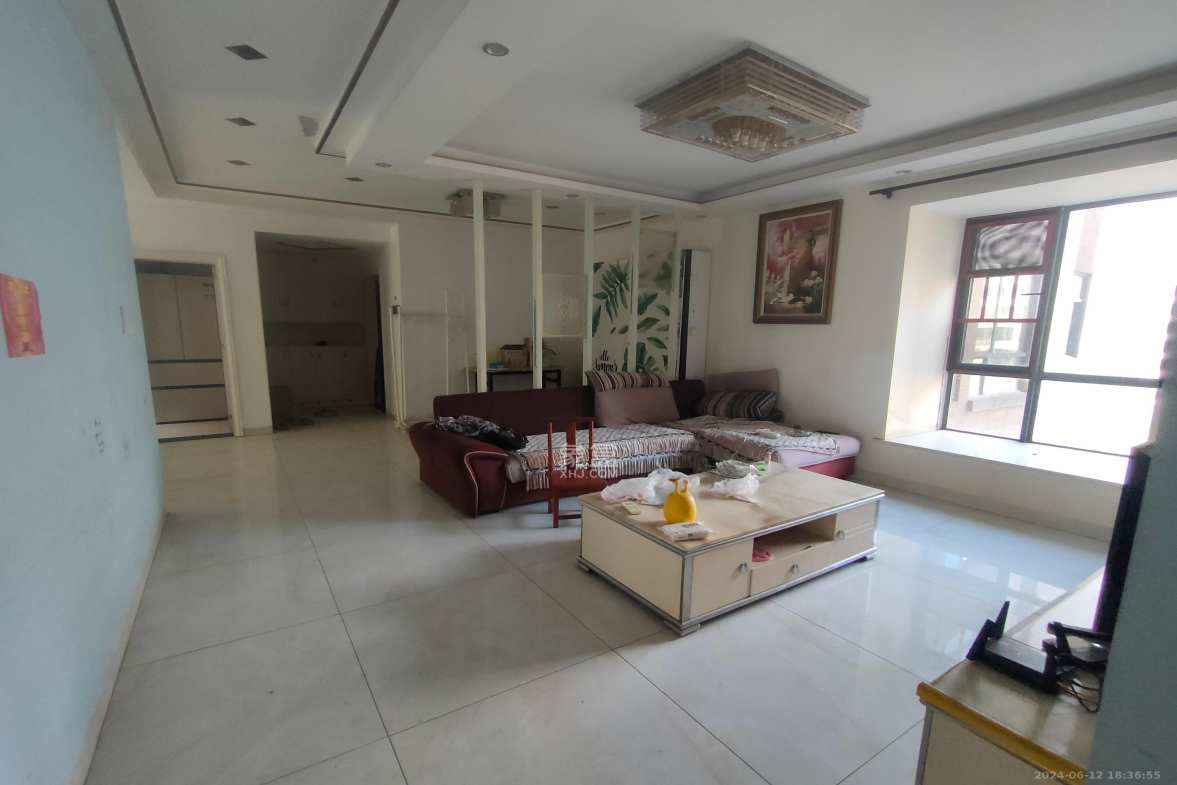 五矿紫湖香醍  3室2厅1卫    2100.0元/月 五矿紫湖香醍  3室2厅1卫    2100.0元/月室内图