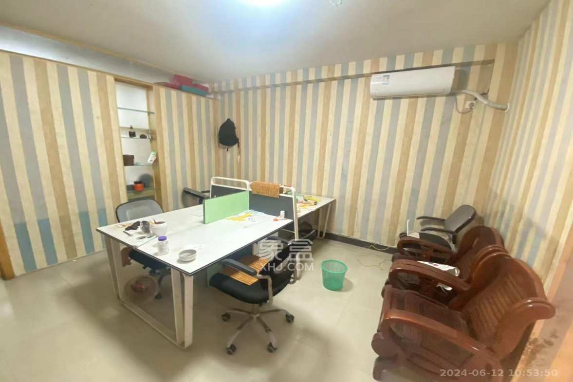 巧克力空间(建鸿达现代大厦) 1室1厅1卫 1400.0元/月 巧克力空间(建鸿达现代大厦) 1室1厅1卫 1400.0元/月室内图