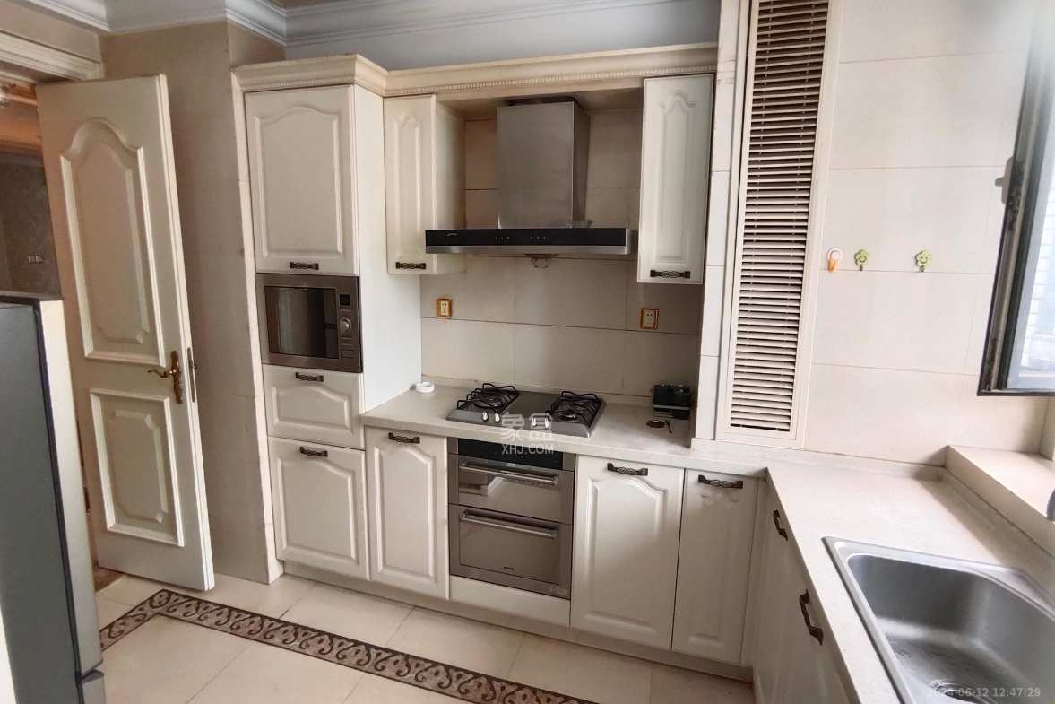 万达公馆 4室2厅4卫 9500.0元/月 万达公馆 4室2厅4卫 9500.0元/月室内图