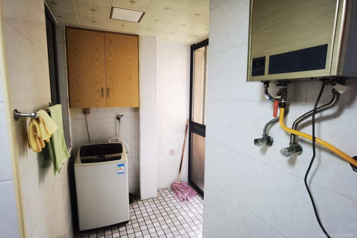 家兴苑  2室2厅1卫   2300.00元/月室内图