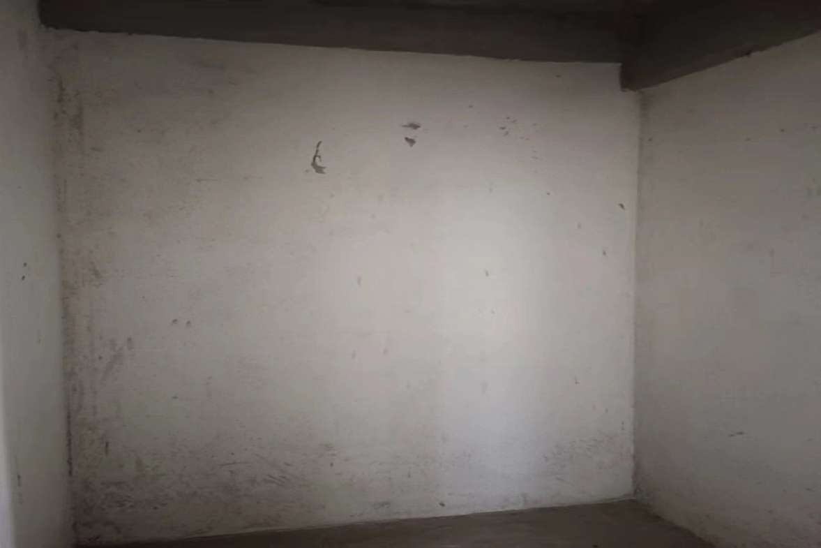 湾田家园  3室2厅2卫    120.0万客厅